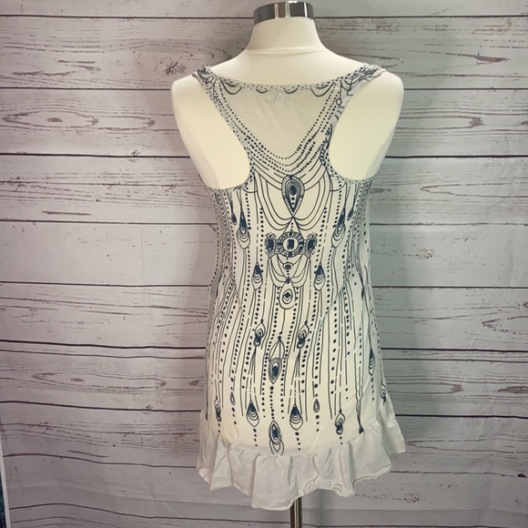 Silence + Noise ruffle bottom gem tank - Picture 3 of 3